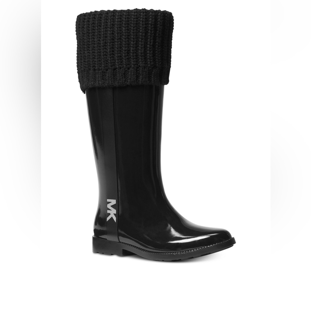 Michael Kors Glossy Black Boots with Knit Cuff ❤️❤️